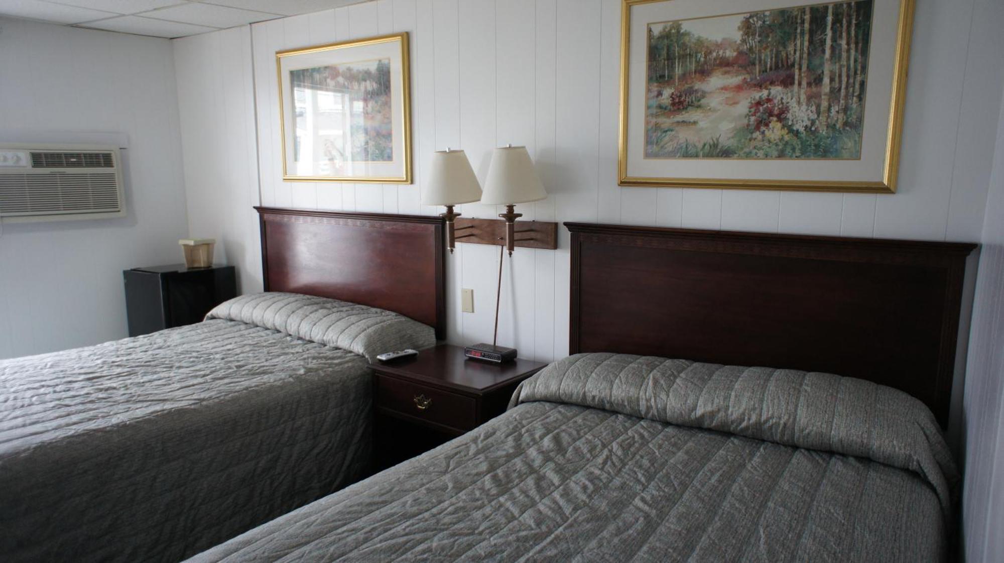 Hillcrest Inn Hampton Room photo
